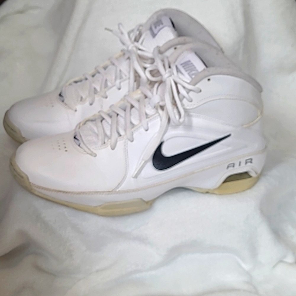 Nike Air womens size 9.5 tennis shoes